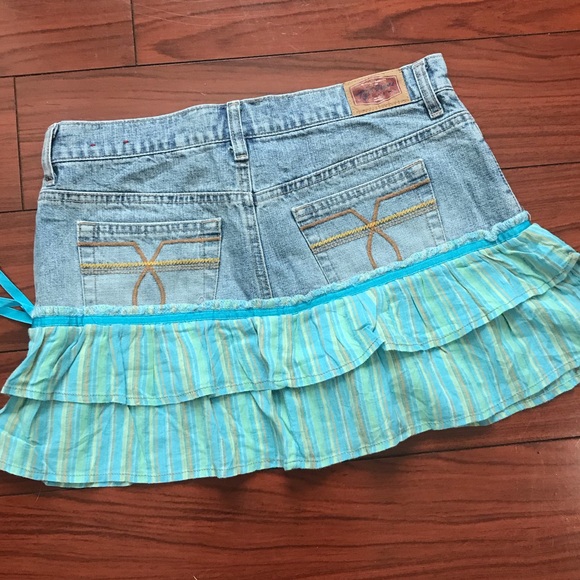 Jean skirt with ruffles - Picture 3 of 4